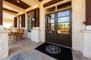 Apartments For Rent in Katy, TX - Leasing Office & Clubhouse Entrance Patio with Seating     