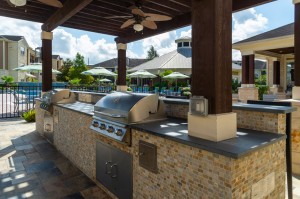 Apartments in Katy, Texas - Covered Outdoor Grilling Area