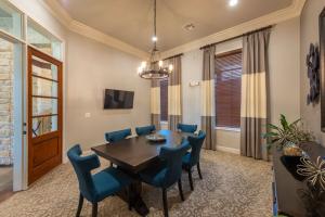 Apartments in Katy, Texas - Conference Room/Dining Room
