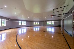 Apartments in Katy, Texas - Indoor Basketball Court 